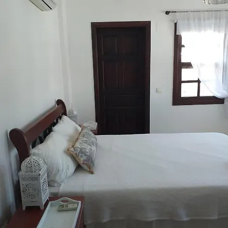 בית נופש 3-bed Sleeps 5 Annie's Hse Ortaca דליאן