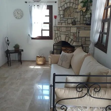 בית נופש 3-bed Sleeps 5 Annie's Hse Ortaca *