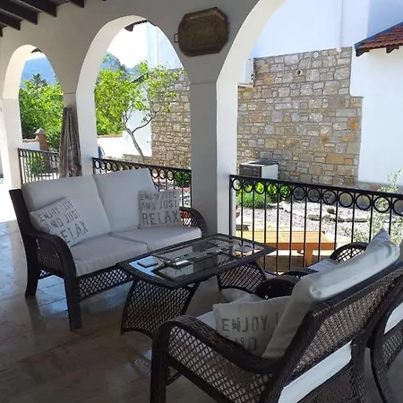 3-bed Sleeps 5 Annie's Hse Ortaca בית נופש דליאן