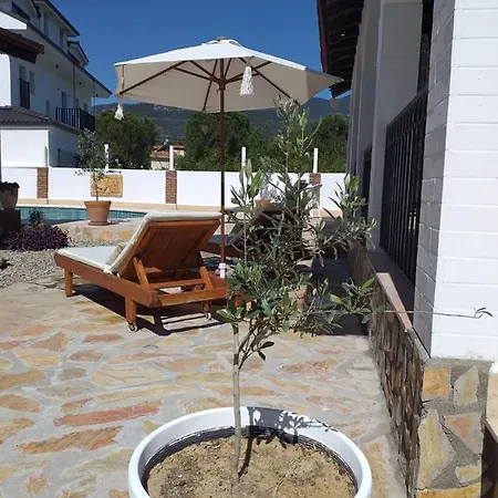 3-bed Sleeps 5 Annie's Hse Ortaca בית נופש *