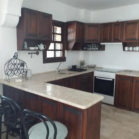 3-bed Sleeps 5 Annie's Hse Ortaca בית נופש