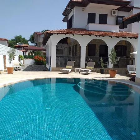 3-bed Sleeps 5 Annie's Hse Ortaca בית נופש