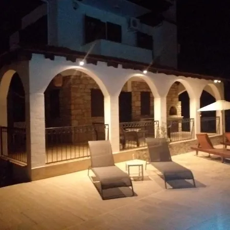 3-bed Sleeps 5 Annie's Hse Ortaca *